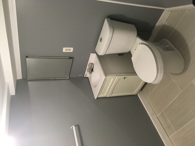 Photo - 393 Wellington Ave