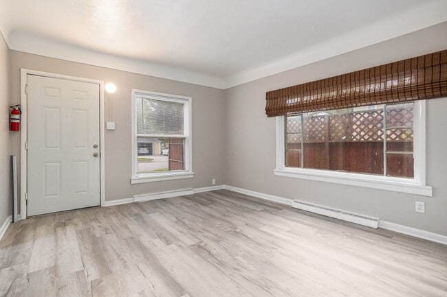 Building Photo - $849-Stylish 1-Bed/1-Bath Apartment with a... Unit #1