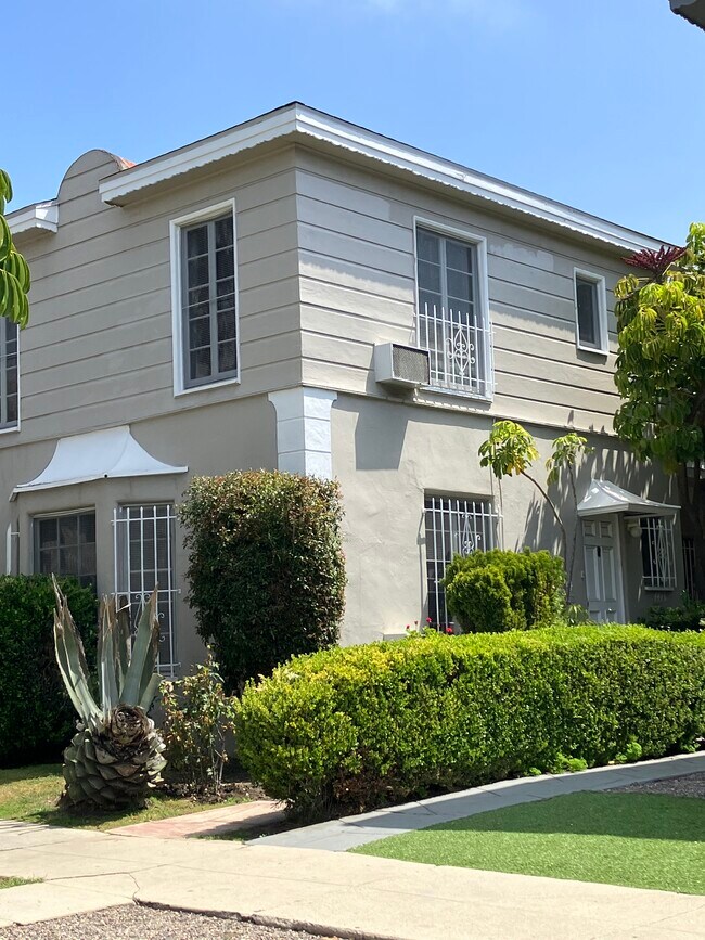 Photo - 442 N Spaulding Ave Unidad 442