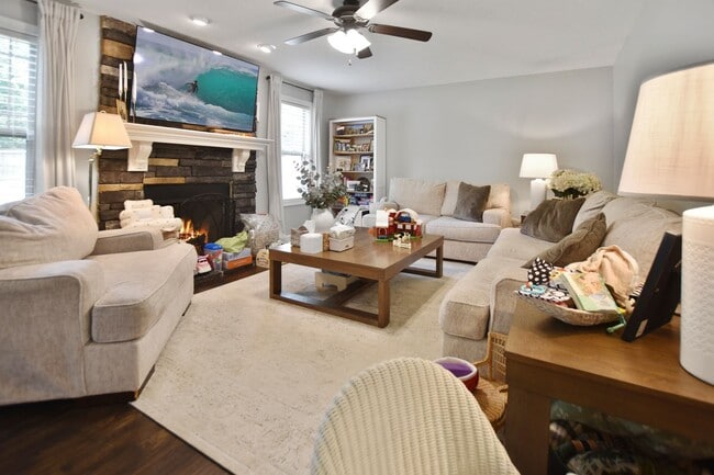 Photo - Pet Friendly Four Bedroom!