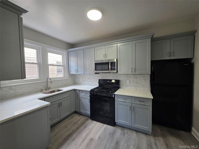 Building Photo - 147 Jericho Tpke Unit 2