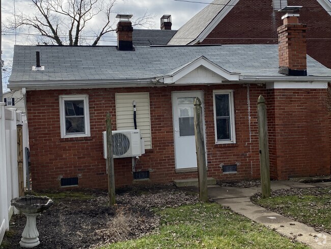 Front entrance - 264 4th Ave Rental