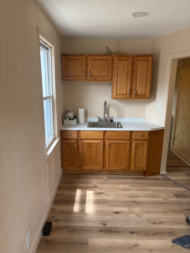 Photo - 2 possibly 3 bedroom bungalow with basement, newly remodeled