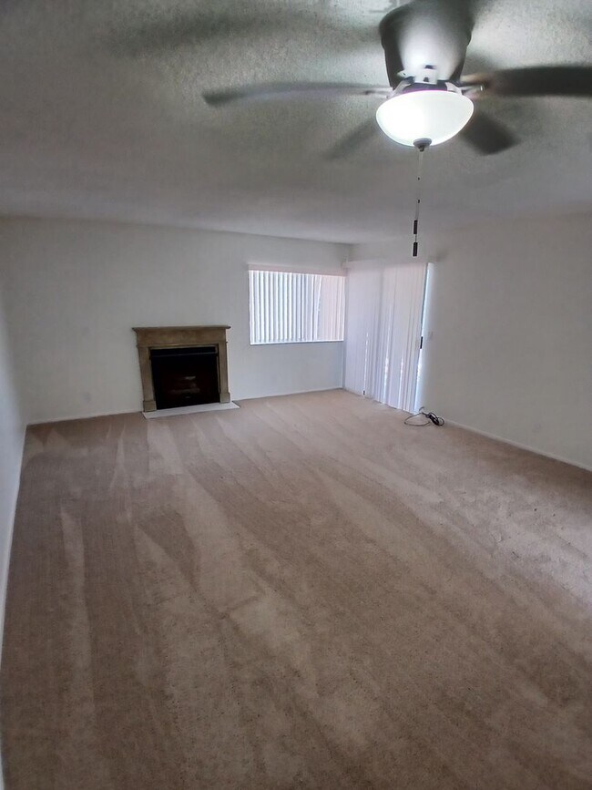 955 E 3rd St Unit 307