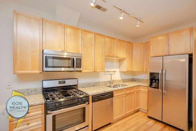 Photo - 3347 N Clark St Unidad 1NW