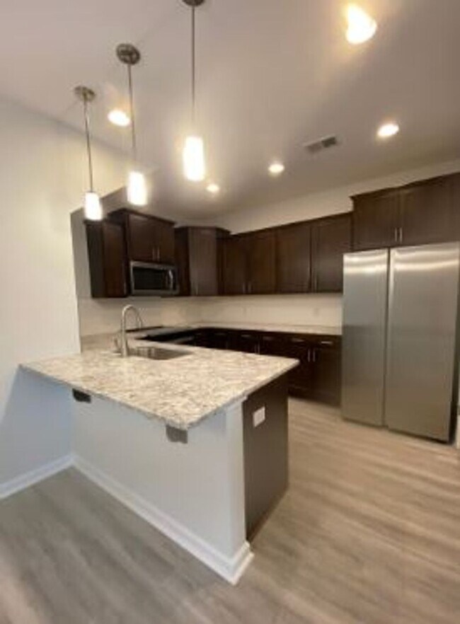 Photo - 139 Danbury Ct