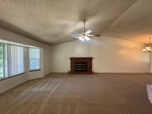 Photo - Charming cul-de-sac home!