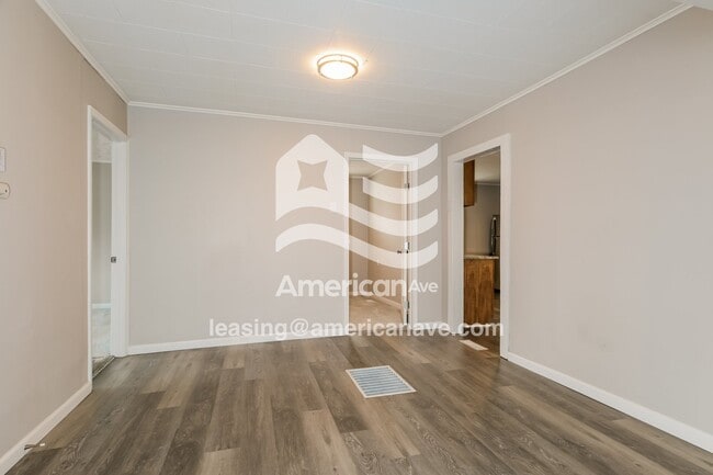 Photo - 2101 Dewey Ave