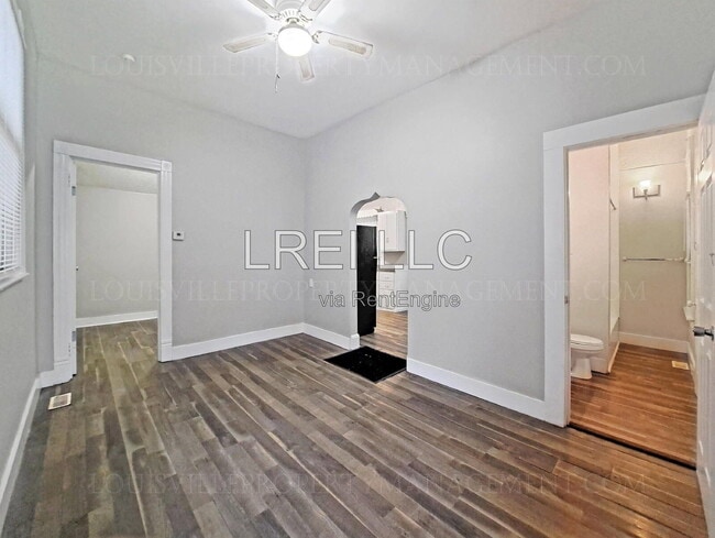 Photo - 1920 Bank St