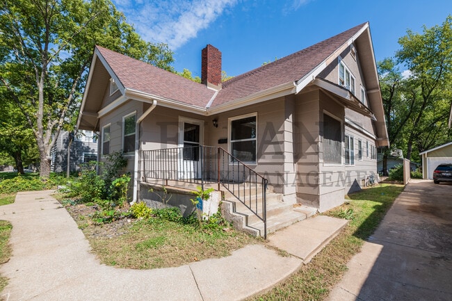 Photo - 446 N Fountain St