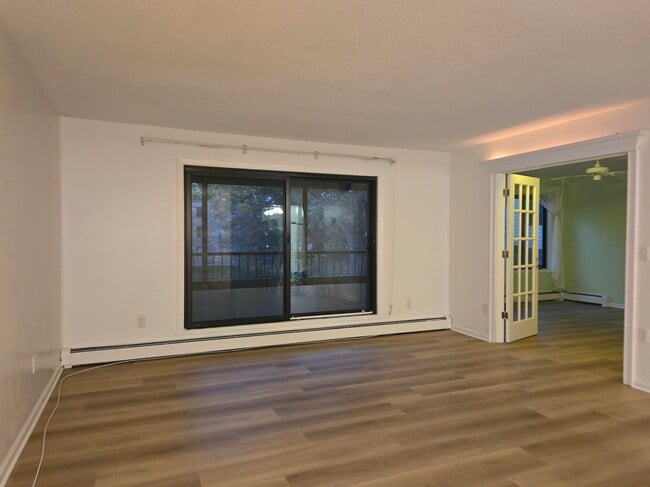Building Photo - 7510 Cahill Rd Unit 209B