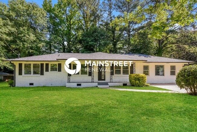 Building Photo - 4 Bedroom Pet-Friendly Home in Mableton, GA with Main Street Renewal