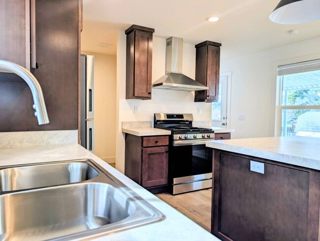 Photo - 400 Sulphur Bank Dr