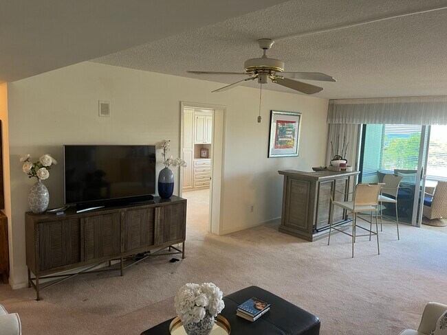 Living room - 3410 Gulf Shore Blvd N Unit 405