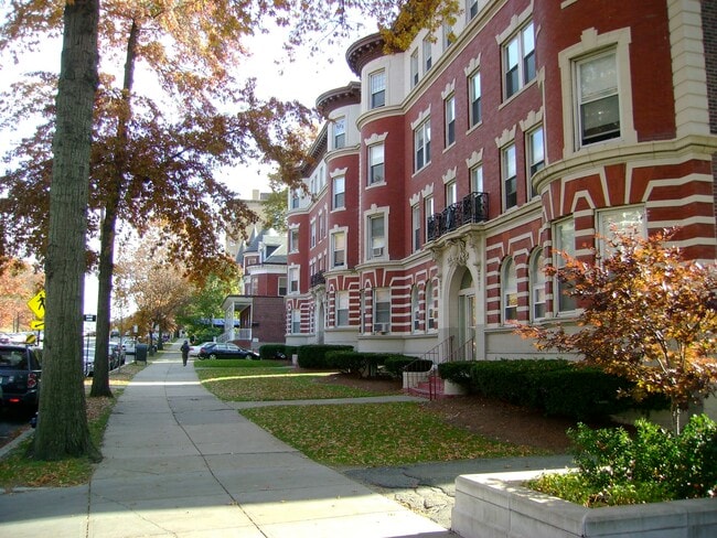 Photo - 1595 Beacon St Unidad 6