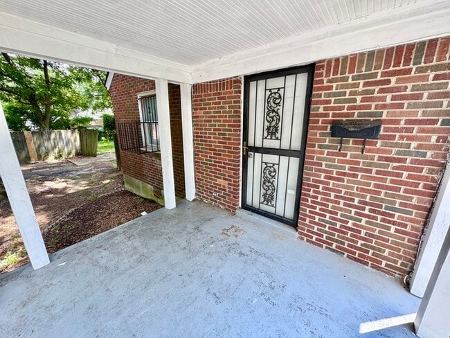 Photo - 1068 Railton Rd