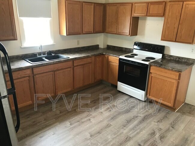 Photo - 236 E William St