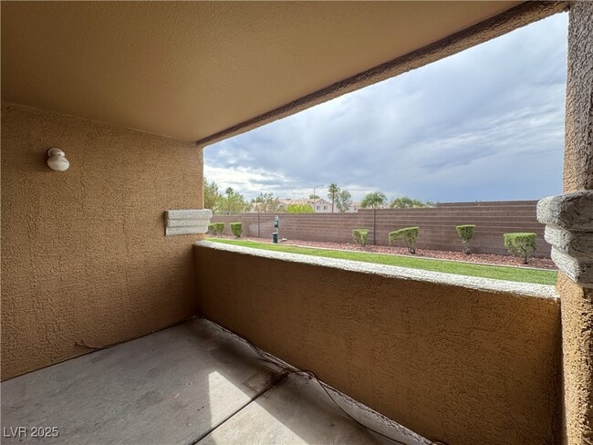 Building Photo - 8101 W Flamingo Rd Unit 1087