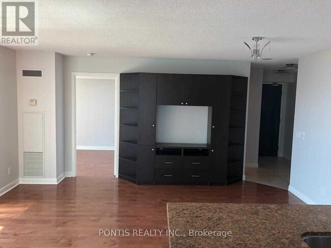 Photo - 235 Sherway Gardens Rd