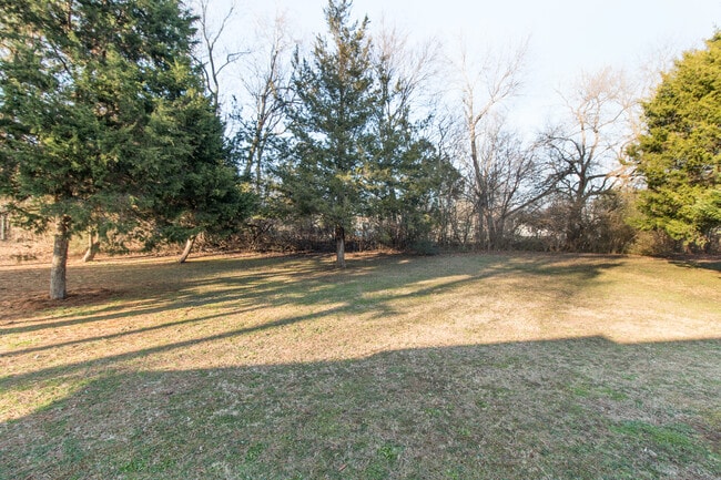Photo - 123 Ann Bradley Dr