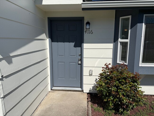 Photo - New 2 bed 1 1/2 bath duplex in Springfield!