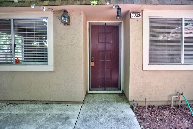 Building Photo - 1 car garage, cental air, washer/dryer in ... Rental