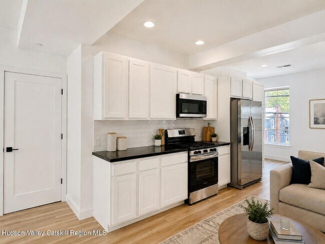 51 W Bridge St Unit 1