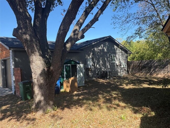 Photo - 1900 Dauphine Cove