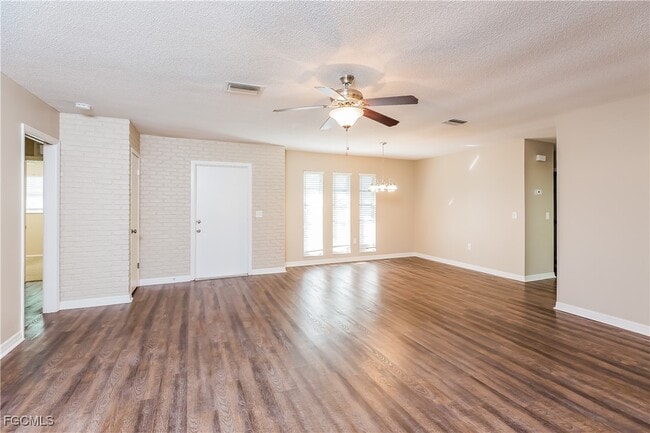 Photo - 251 Redwood Rd