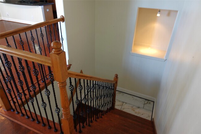 Photo - 1006 Temple St