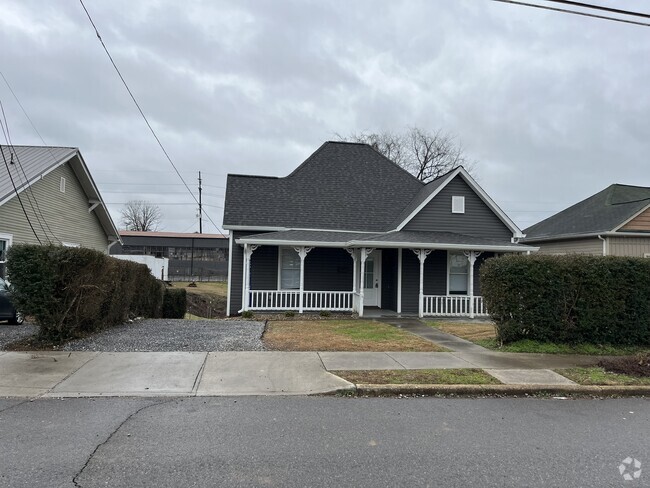 Building Photo - 112 W Oldham Ave Rental