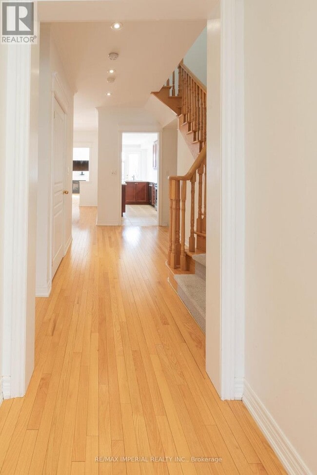 Photo - 73 Southvale Dr