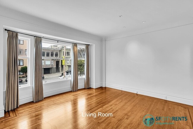 Photo - Sun-filled Presidio Heights Residence w/ Private Deck, Hot Tub & Garage Parking Unidad 220 Arguello Blvd.