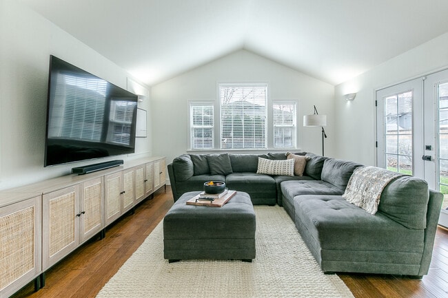 Photo - 1241 Masters Ave