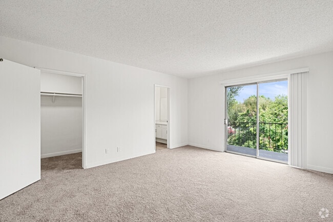 2BR, 2BA - 1,200SF - Primary Bedroom
