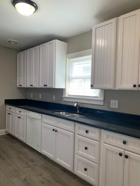 Photo - 744 Berkley Rd