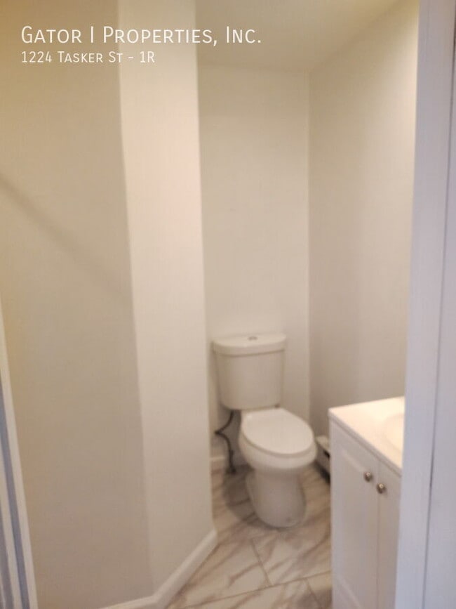 Photo - 1224 Tasker St Unidad 1R