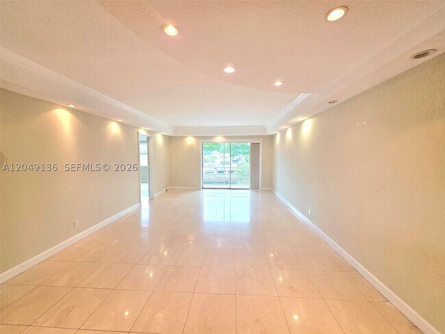 Photo - 1400 NE 57th St Unit 202