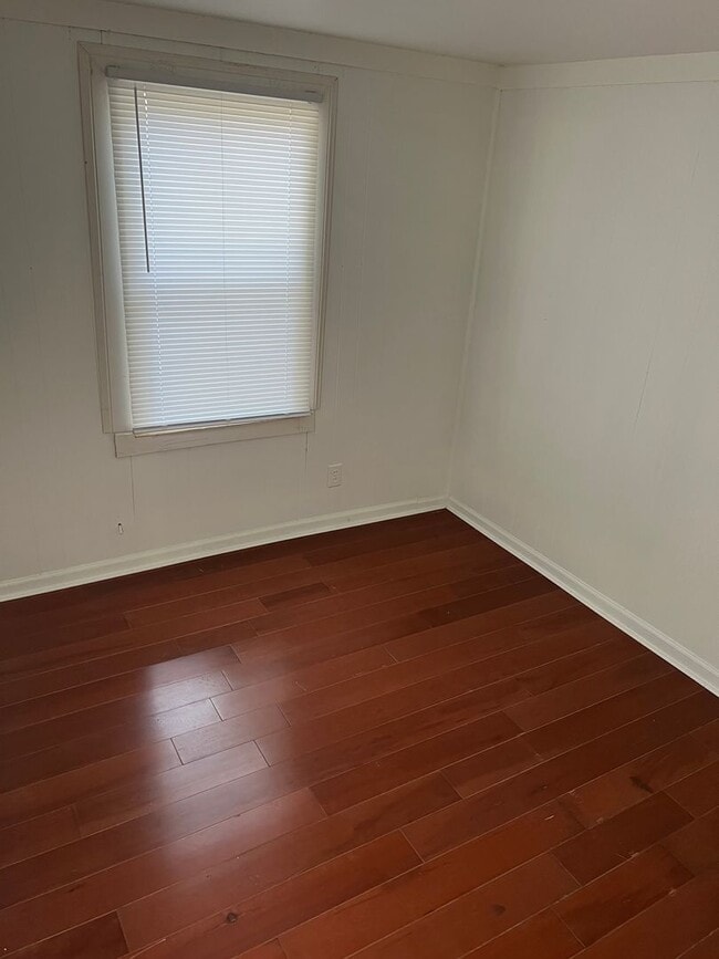 Photo - 2 bed 1 bath on quite street