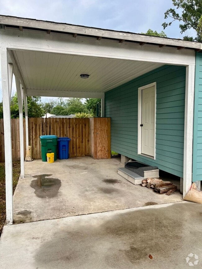 Building Photo - Charming Cottage in the Heart of Hammond! ... Rental