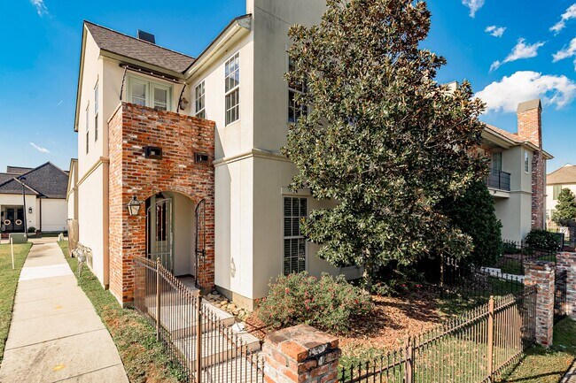 Photo - 3 Bedroom Townhome Available Now Near Old Goodwood!