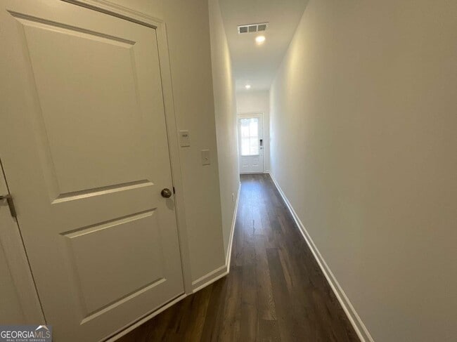 Photo - 5716 Plaza Dr SE