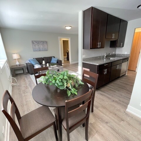 510 W Surf St Unit 1