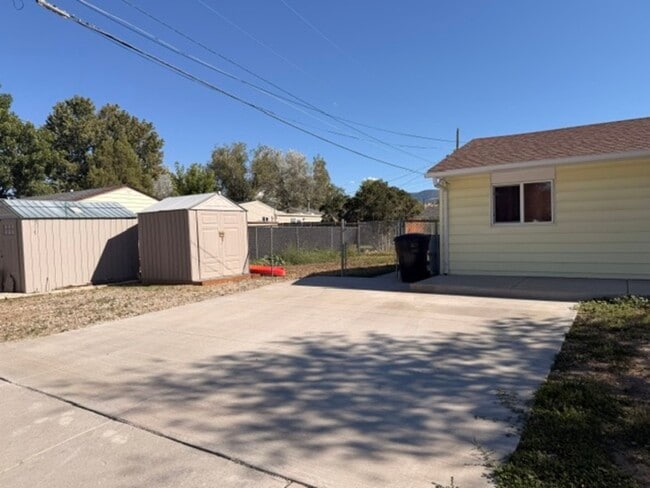 2635 Desmet Dr