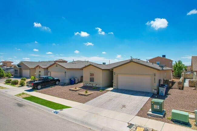 Photo - Beautiful East side House 3 bed-2.5 baths in front of Park