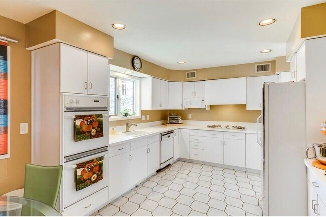 Cocina - 801 Hughes Dr Unidad MartinRiccio