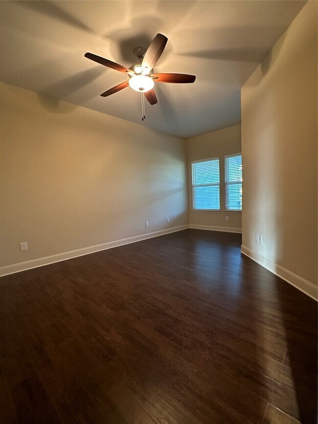 Building Photo - 17570 Hwy 105 W Unit 55W