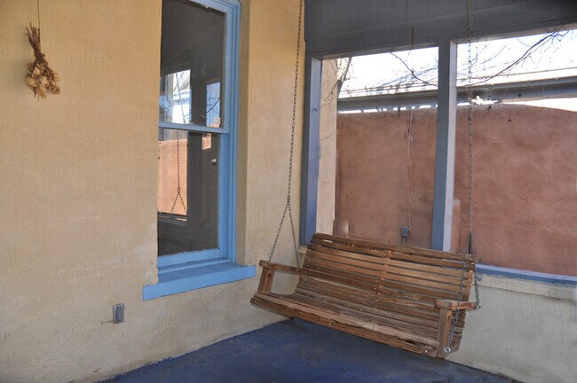 Photo - 711 Arno St SE Unidad House