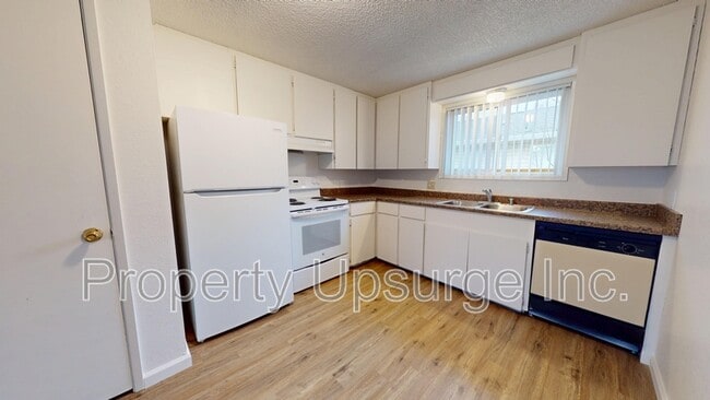 Building Photo - 715 Kimball Rd Unit 5