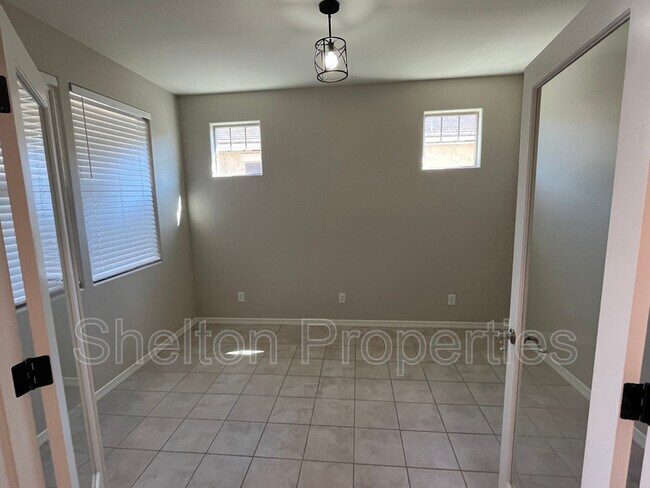 Photo - 10817 W San Juan Ave